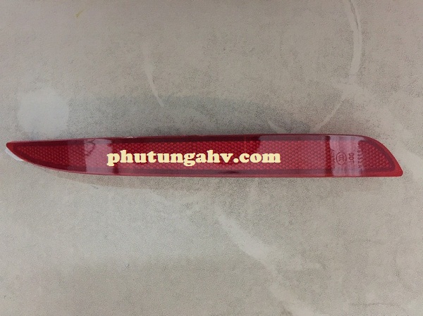 đèn phản quang ba đờ xốc sau mazda 3 09-13